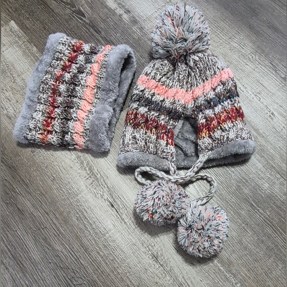 Women Cozy Multicolor Knit Hat and Scarf Set